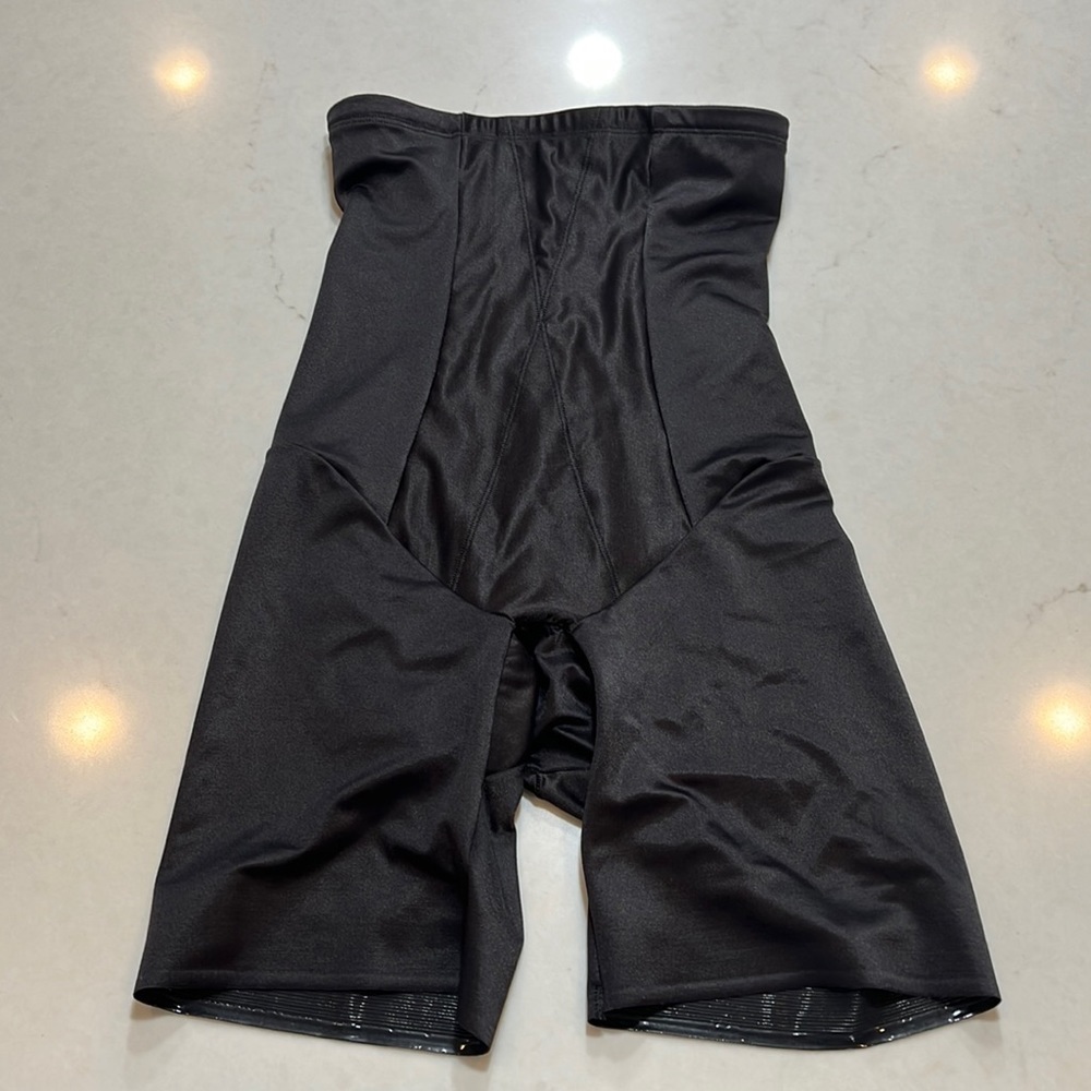 Underscore High-Waist Thigh Slimmers , size M, never worn.